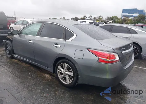 2015 Nissan Altima 2.5 Sv z USA, uszkodzony, nr VIN 1N4AL3AP8FC149262